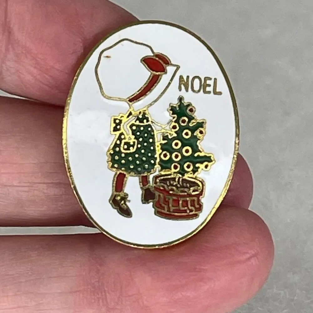 Vintage Holly Hobby Christmas pin.
